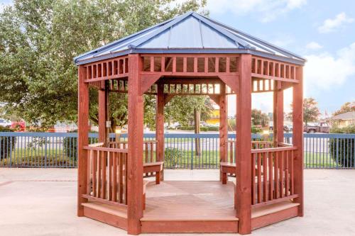 Fasilitas, Super 8 By Wyndham Hattiesburg South in Hattiesburg (MS)