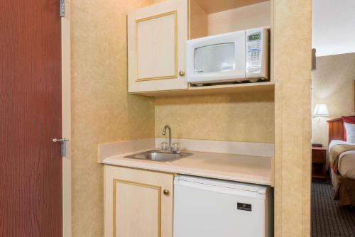 Hawthorn Suites by Wyndham Lancaster in Lancaster, USA