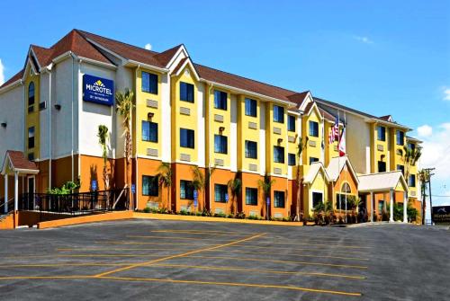 Microtel Inn & Suites by Wyndham New Braunfels I-35