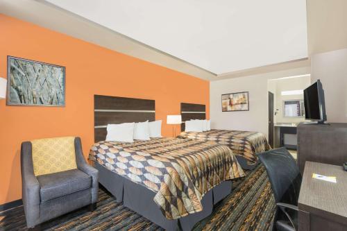 2 queen beds