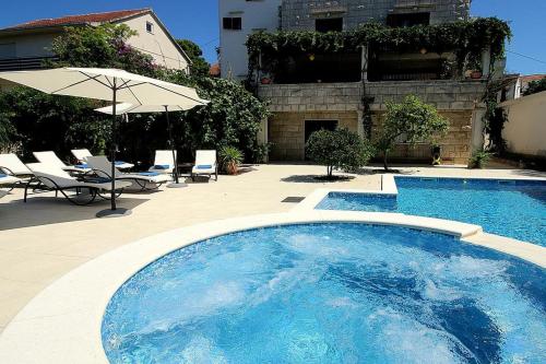  Villa Renipol Adults only in Sutivan