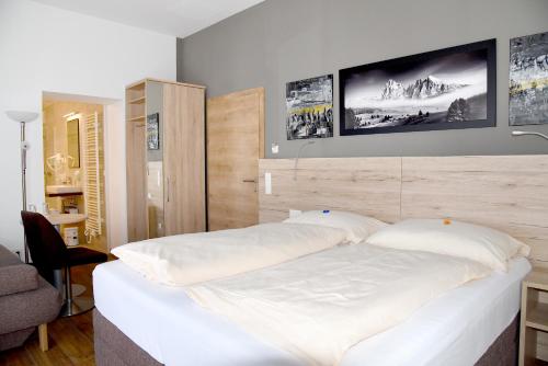 1 queen bed