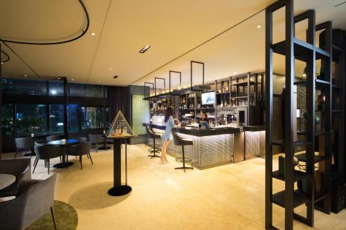酒吧/休闲厅, 首尔江南区宜必思大使酒店 (ibis Styles Ambassador Seoul Gangnam) in 首尔