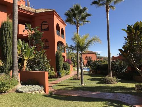  LUXURY SEA VIEW APARTMENT, 3 BEDROOMS, WiFi in Mijas