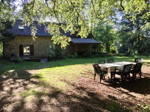 花園, Gites Chateau le Bois in 聖普里瓦