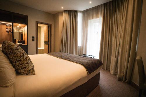 Oxford Hotel - image 13