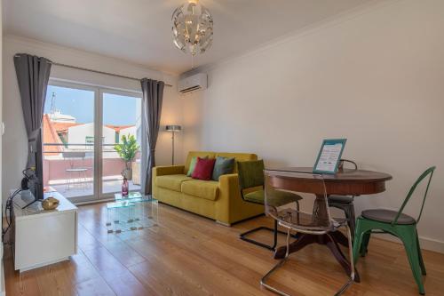 LovelyStay - Sunny 1BDR Apartment W/Terrace 3