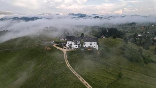 Exterior view of Pensiunea Soarelui