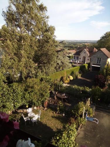 Lenard Charles Bed & Breakfast - image 8