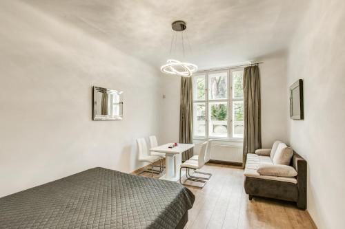 Cozy and Classy Apartment in the Old Town