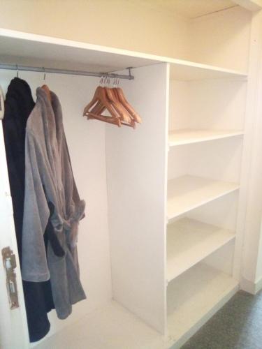 Lenard Charles Bed & Breakfast - image 11