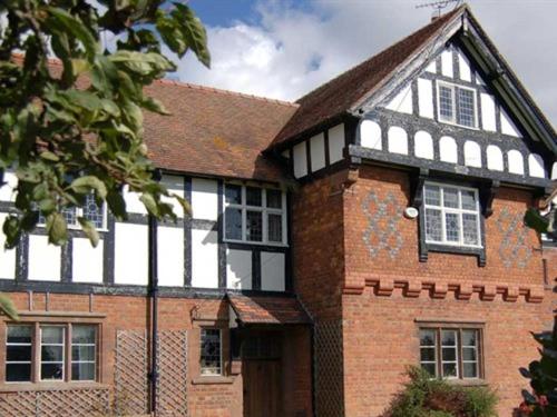 Dodleston Manor