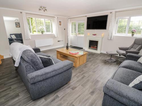 Byefield Lodge - image 2