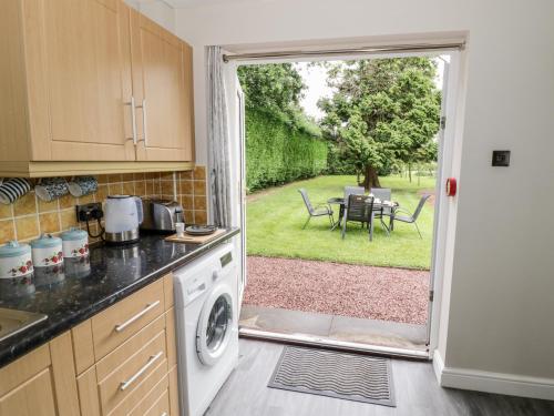 Byefield Lodge - image 14