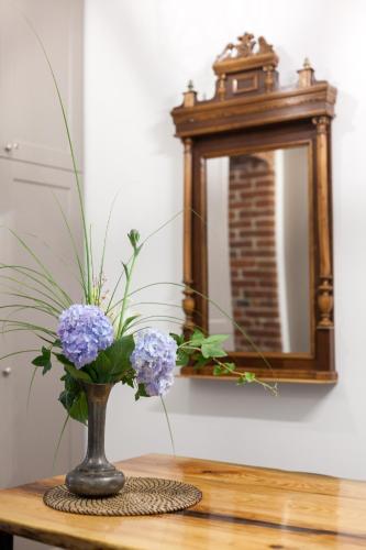 Gallery Art Apartment
