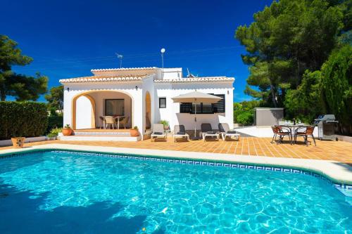 Xabia Villa Sleeps 4 Pool Air Con WiFi gîte à louer Xàbia