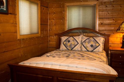 Nice cabin on the San Juan River fishing Hot Tub - image 7