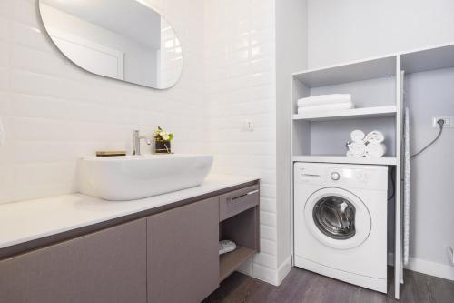 Contempora - Bilocale Luminoso con Terrazza - Duomo - A64 - image 4