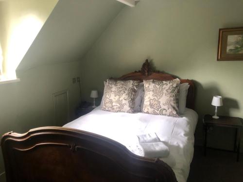 The Leicester Arms Hotel