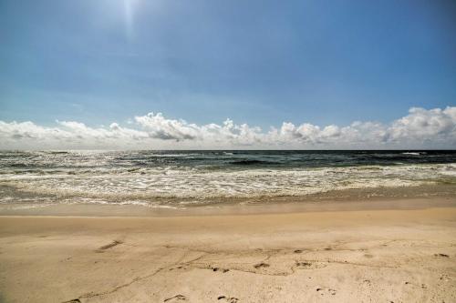 Sunny Perdido Key Townhome with Deck Walk to Beach!