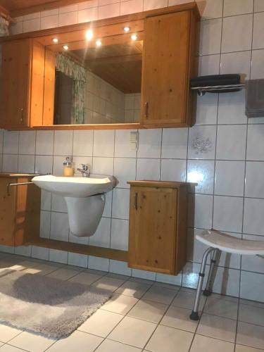 浴室, Ferienwohnung Peschl Langdorf Bayerischer Wald in 朗多夫