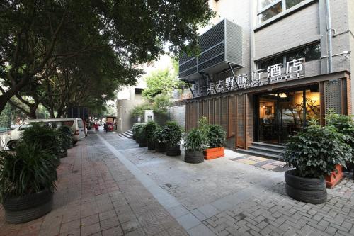 Zou Qu Ye Travel Hotel – Chungking (Chongqing), KY