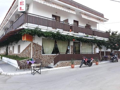 Hotel Paralia Néa Karváli