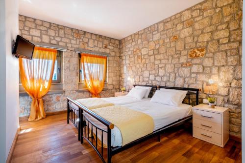 Villa CostaMare - enjoy lazy days on the private Pool-Jacuzzi