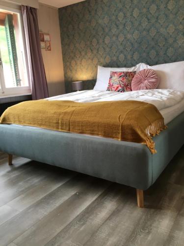 1 queen bed