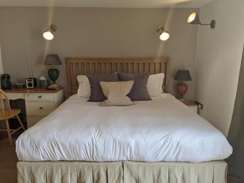 Double or twin room, deluxe, garden view