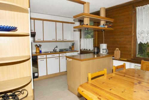廚房, Lauterbrunnen Staubbach Beautiful Waterfall Apartment in 勞特布龍嫩