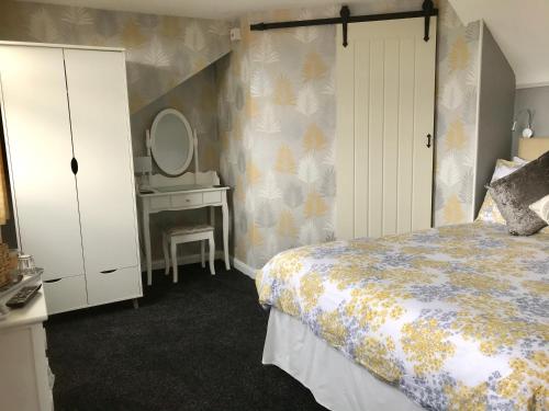The Sunningdale - image 3