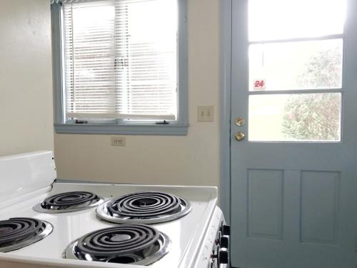 厨房, 1950s Charm In The Heart Of Waterbury in 瓦特柏利(CT)