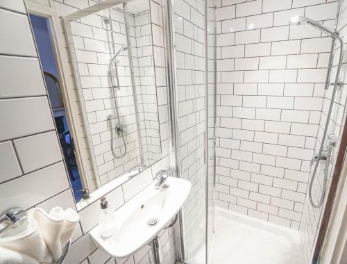 Habitación triple, baño privado