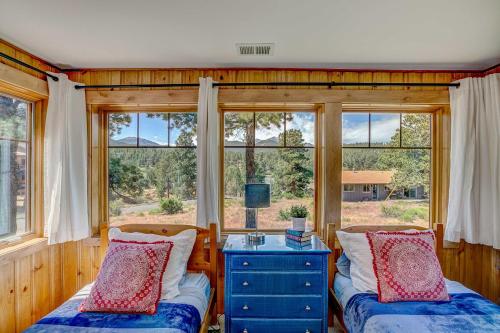 Charming Estes Park Cabin with 2 Patios and Fire Pit! - image 25