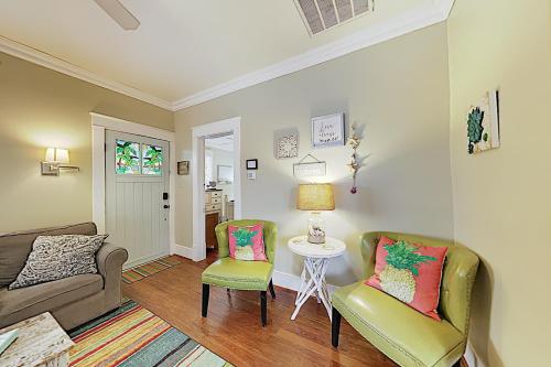 New Listing! Endless Summer - Walk to Beach! home - image 10