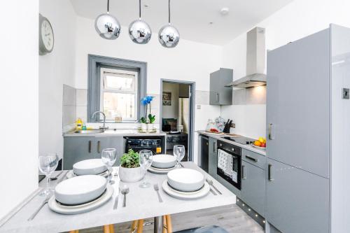 Empire Blackpool Apartments - Tyldesley Road - image 14