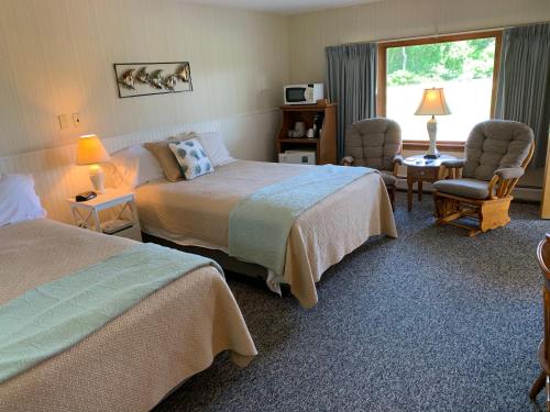 Deluxe Queen Room