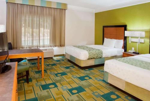 2 double beds
