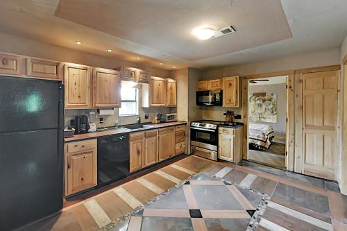 Hill Country River Oasis at the Old Goat House cabin - image 3