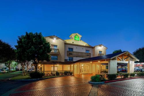 La Quinta Inn & Suites by Wyndham Irvine Spectrum