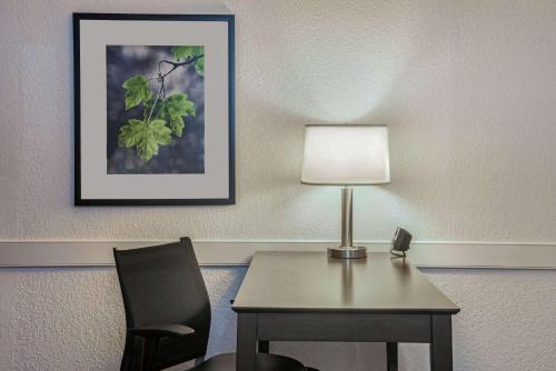 La Quinta Inn by Wyndham Miami Airport North - image 4