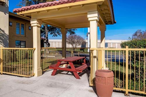 Létesítmények, La Quinta Inn By Wyndham IH-10 West San Antonio TX in Balcones Csúcs