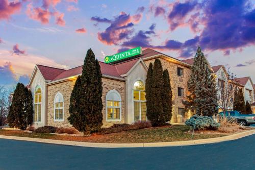 La Quinta by Wyndham Milwaukee Delafield in Delafield, USA