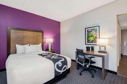 La Quinta Inn & Suites by Wyndham Baltimore Bwi Airport