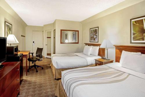 La Quinta Inn & Suites by Wyndham Stamford