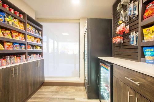 La Quinta Inn by Wyndham St. Louis Hazelwood - Airport North in Hazelwood, USA