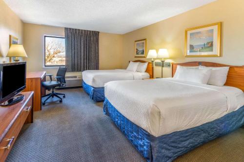 2 double beds