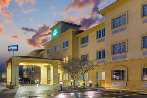 La Quinta by Wyndham Fort Smith in Massard, USA