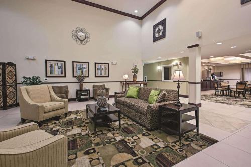 La Quinta by Wyndham Lancaster - image 12